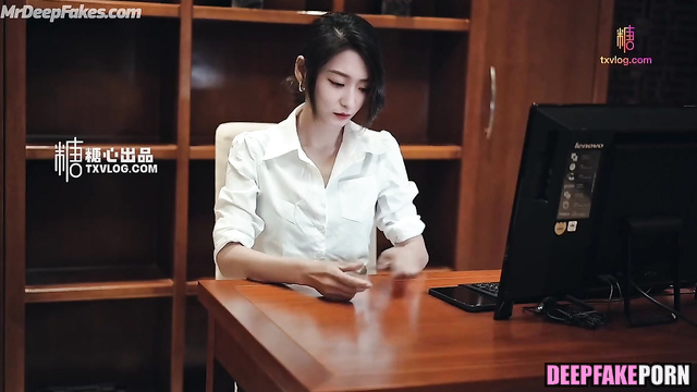 Business woman Minju アイズワン 本物の偽物 fucked her subordinate, pov sex scene