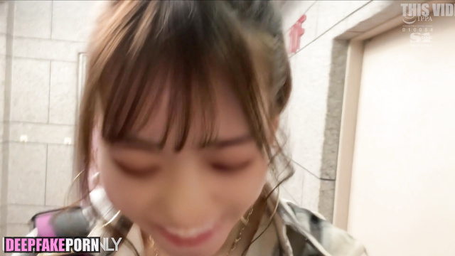 Stranger sucked Yujin after friendly walk / アイズワン セックステープ [PREMIUM]