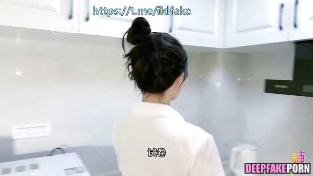 Shy teen Ouyang Nana (欧阳娜娜 真假) wants to try hard fuck - real fake