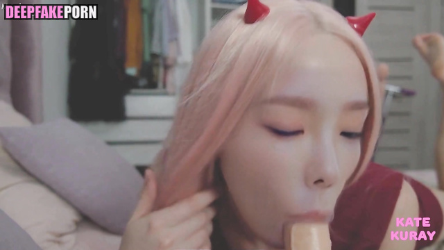 Her lips are the sweetest in the world (Taeyeon fakeapp) 少女時代 本物の偽物 [PREMIUM]