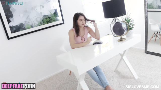 Dirty talks with lover in the husband's office - fake Choyeon (초연 버가부)