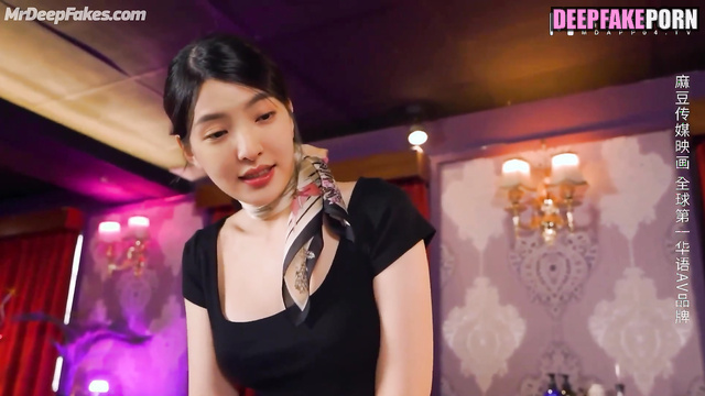 章若楠 深度伪造视频 beauty chinese babe making cool erotic massage, Zhang Ruonan