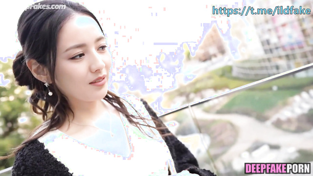 Fake Tong Liya almost agreed to play with a sex toy in your car 佟丽娅 真假