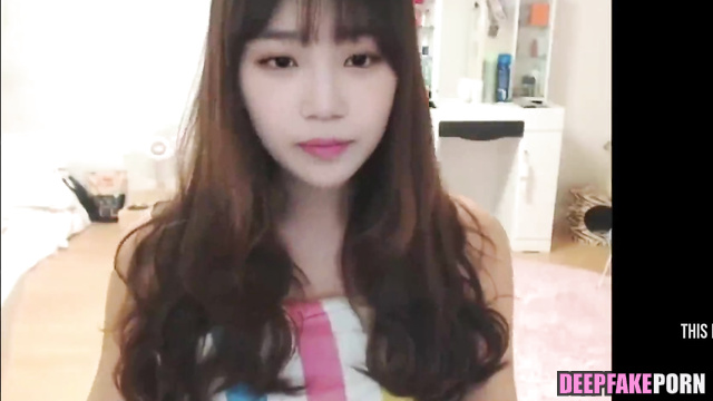 IZ*ONE | IZONE アイズワン Chaewon masturbates on camera ディープフェイク エロ Deep Fakes