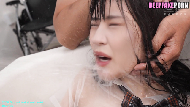 Schoolgirl doused with urine / Han So-hee (한소희 가짜 연예인 포르노) fetish A.I. [PREMIUM]