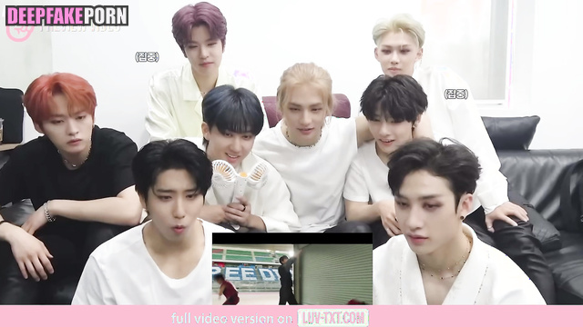 Guys from Stray Kids (스트레이 키즈 연예인 섹스) watching gay porn, pmv