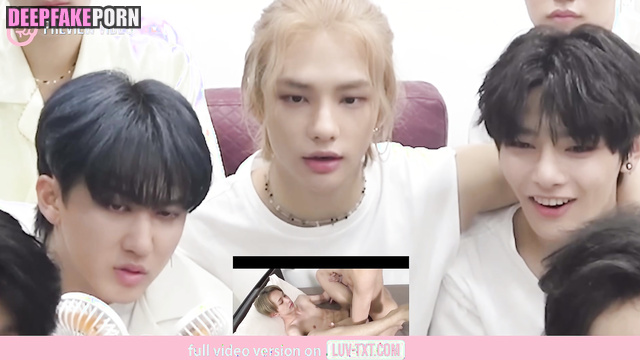 Guys from Stray Kids (스트레이 키즈 연예인 섹스) watching gay porn, pmv