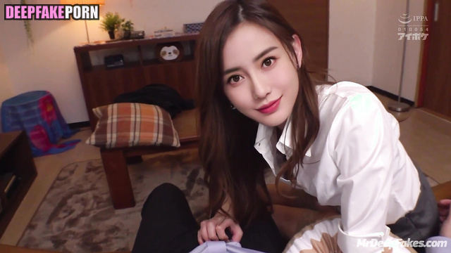 Angelababy 杨颖 kisses him gently with nice lips 智能换脸 smart face change