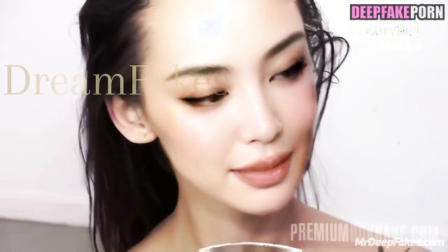 Tattooed chinese slut Yang Mi (杨幂 性爱场景) drinking sperm at bukkake party