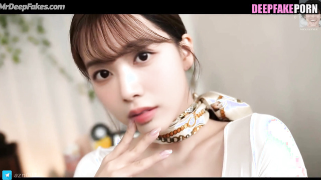 He poured oil on her and made cunni (노정의 가짜 연예인 포르노) fake Roh Jeong-eui