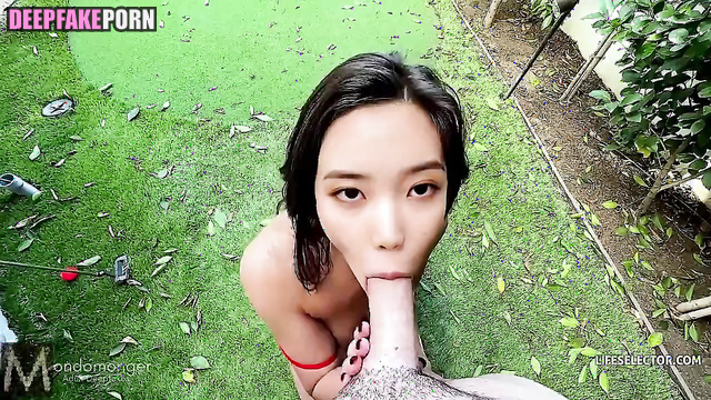 Hot video from bathroom - guy fucking her by fingers 아이유 연예인 섹스 IU ai [PREMIUM]