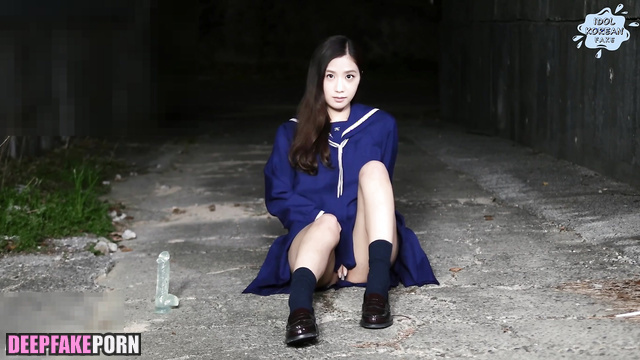 지수 블랙핑크 fake Jisoo sucking a dildo glued to the wall