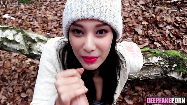 トゥワイス 本物の偽物 horny Tzuyu met a stranger in the park - adult tape [PREMIUM]