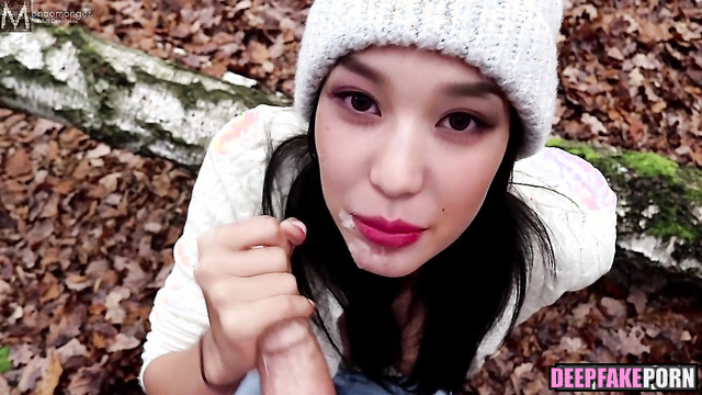 Wonyoung is so naughty that she does cum swap in park 韓国語 Korean アイヴ IVE [PREMIUM]