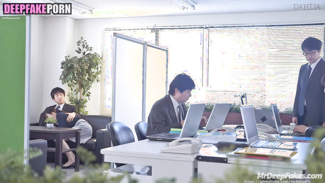 キムミンジュ Minju gets horny in office sex scene アイズワン IZ*ONE セックスシーン