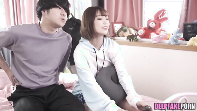 He took out his dick and started jerking off while being next to Emiru ai