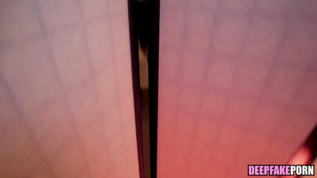 QuarterJade gave him massage and got really excited, real fake