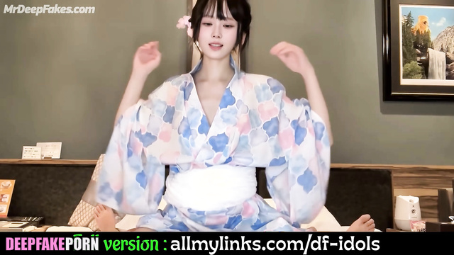 Lover filming his cock entering her shaved pussy, Winter (윈터 에스파) fakeapp