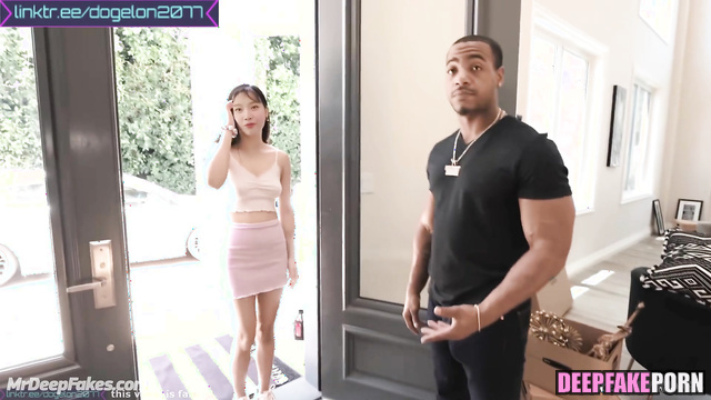 Joy watched closely how a black tongue was licking her clit, ai 조이 레드벨벳