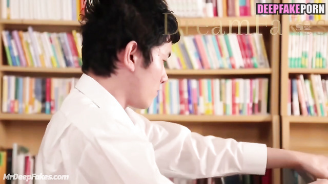 Stranger licking her ass in a locker room, fake Wonyoung アイヴ 本物の偽物