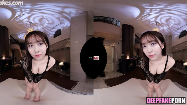 She can't decide what to wear on a date, fake Miyuki Watanabe (渡辺 美優紀 性別)