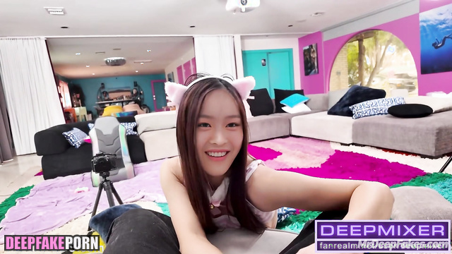 This dick will hardly fit in her mouth ニュージーンズ ディープフェイク エロ Hanni fakeapp