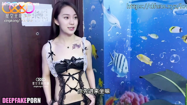 Fake Ouyang Nana (欧阳娜娜) sucking a cock on the Taiwanese sex schow