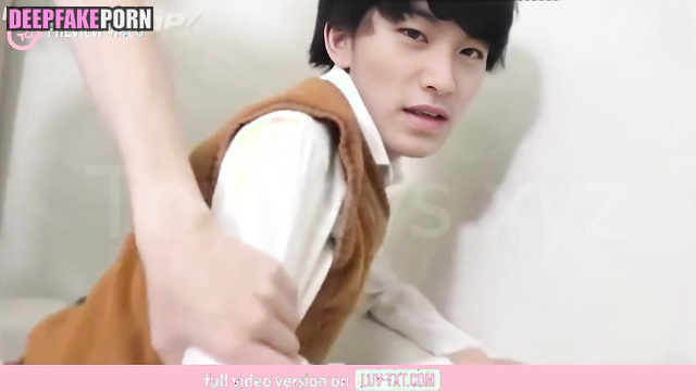 Gay couple enjoying perfect oral sex / Mark (마크 엔시티) smart face change