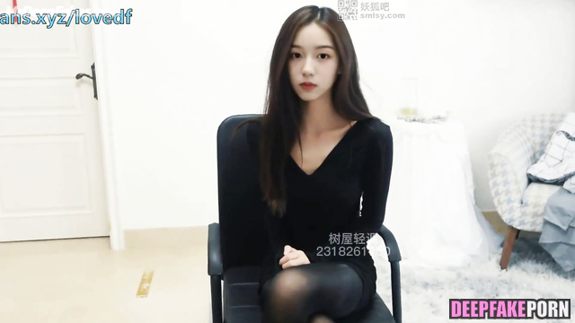 Couple playing with small and cute sex toy / Zhou Ye (周也 智能换脸) face swap