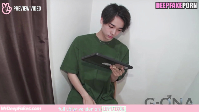 Sexy idol エンハイフン Ni-ki jerks off on porn セクシーアイドル ENHYPEN 西村 力