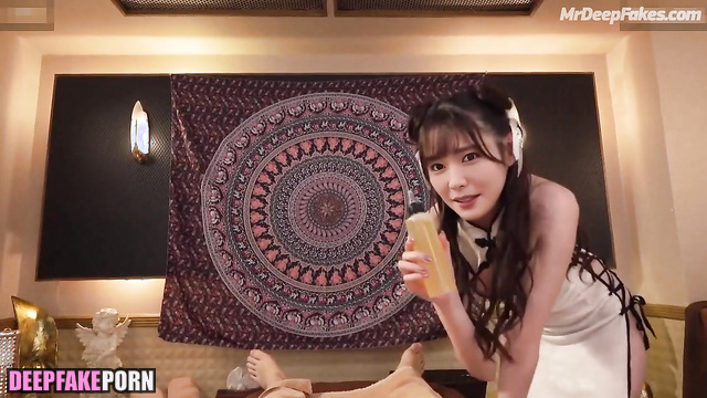 Cute massage by k-pop star Yui Aragaki (あらがき ゆい インターネットの有名人) real fake