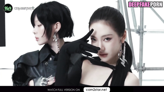 에스파 가짜 포르노 Aespa babes fucked with guys in Venetian mask - hot pmv porn