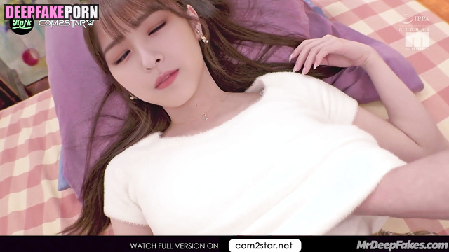 Lover is going to undressing her now (Ryujin ITZY face swap) 류진 가짜 포르노