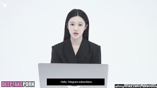 고윤정 딥 페이크 에로틱 slut watching her leaked porn video - pov Go Youn-Jung