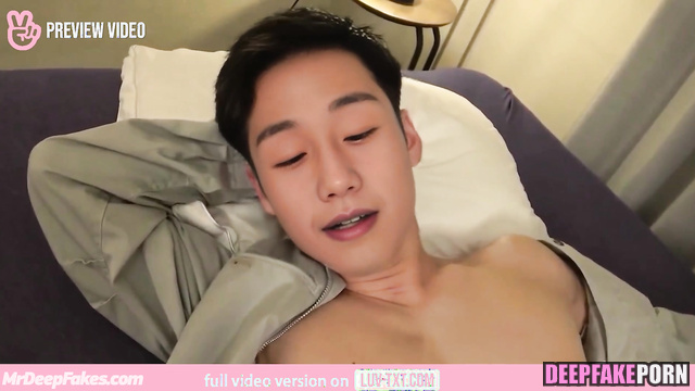 Guy kissed his penis throught the panties, Jung Hae-in (정해인 딥페이크) gay ai