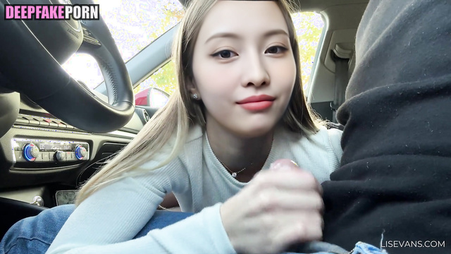 トゥワイス TWICE Momo called her taxi driver to treat him with blowjob 本物の偽物 real fake [PREMIUM]