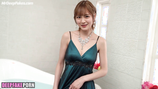 Japanese lady wants you in the bathroom / 深層学習プログラム 偽の有名人のポルノ