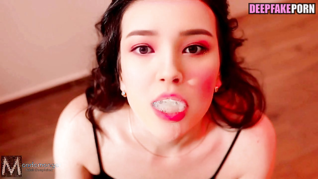 She likes your sperm on her face / Nancy (モモランド インターネットの有名人) real fake [PREMIUM]