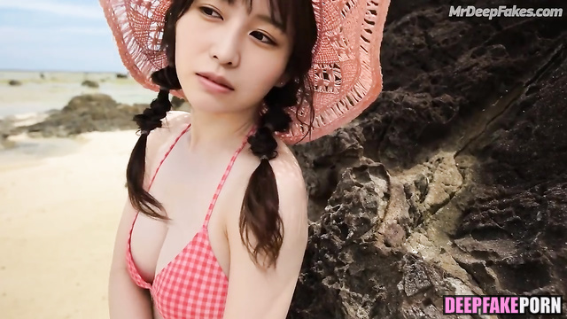 Brunette showed her pretty tits by the ocean / Neru Nagahama (長濱ねる 性別) ai