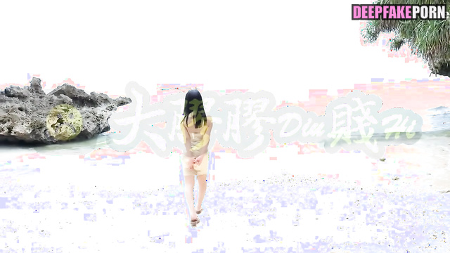 網紅 Internet celebrity 阿冰 Sabrina Ng plays with her titties for your pleasure