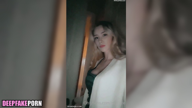 IU showing her naked tits - deep learning program (아이유 가슴 딥 러닝 프로그램)