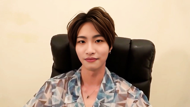 Seonghwa 성화 ATEEZ 에이티즈 Jerking off a big Korean cock