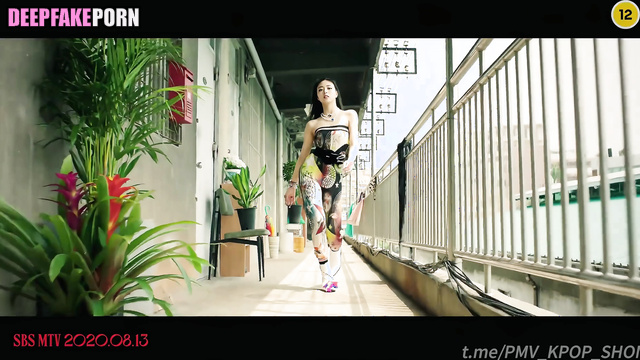 Naked seby babes ITZY 있지 PMV dance