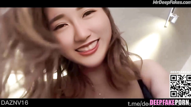 Hot YouTube Star Yang Bao Bei offers her cunt to fuck FAKE POV / 杨虹玲 假色情片 性别