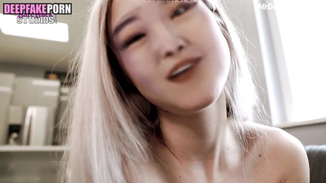 Big natural tits of deepfake Chungha from I.O.I 딥페이크 청하 아이오아이 섹스
