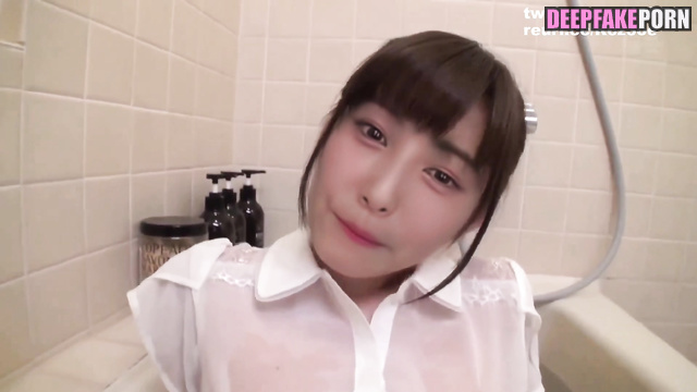 浜辺美波 Hamabe Minami sucks me in bath (ディープフェイク エロ  deepfake) [PREMIUM]