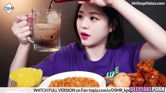 Wonyoung 장원영 eats in ASMR deepfake and looks sexy (아이브 IVE) 딥페이크